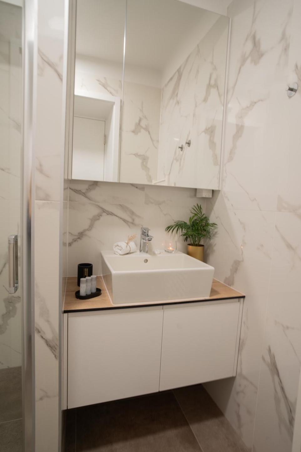 Apartman And